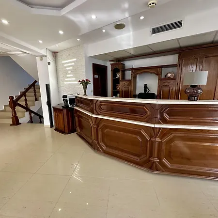 Hotel Brilliance Warna