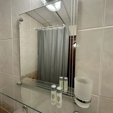 Отель Brilliance 3*