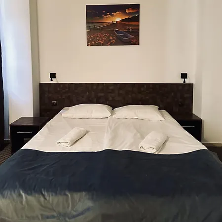 Hotel Brilliance Warna